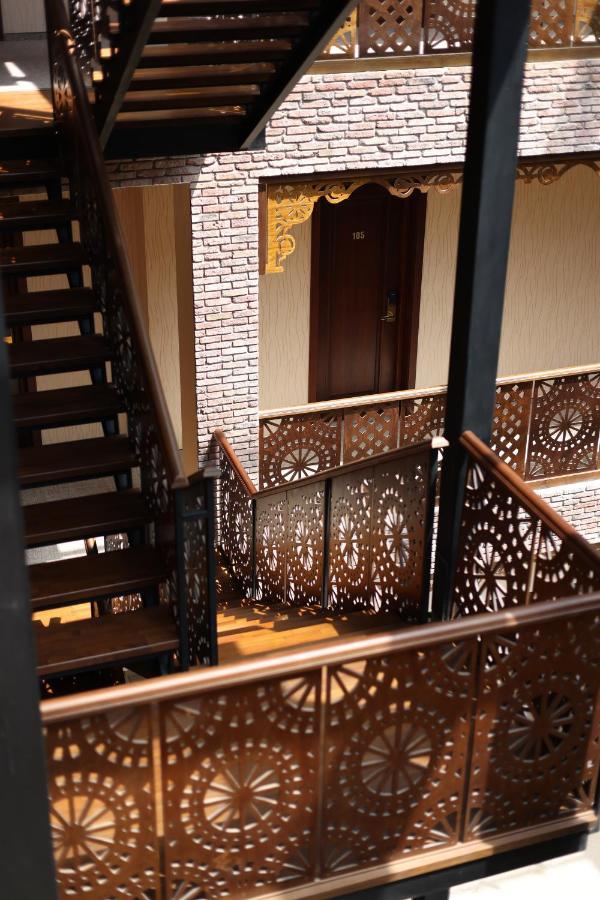 Mukhrantubani Boutique